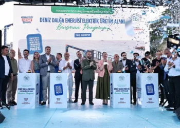 Karadeniz’in hırçın dalgaları Arnavutköy’de enerjiye dönüştü