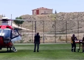 Darende’de evde düşen 98 yaşındaki kadın hava ambulansıyla Malatya’ya sevk edildi