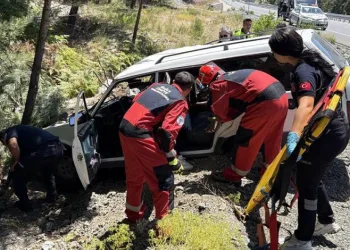 Muğla-Denizli karayolunda kaza: 2 yaralı