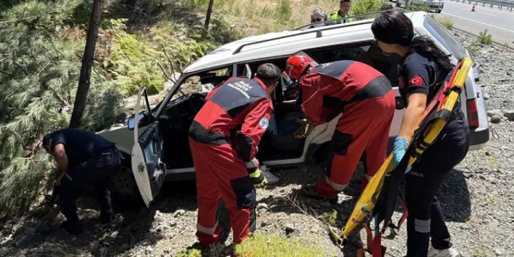 Muğla-Denizli karayolunda kaza: 2 yaralı
