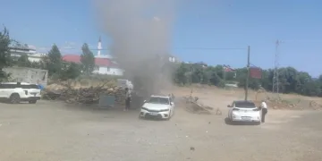 Bingöl’de aniden oluşan hortum paniğe neden oldu