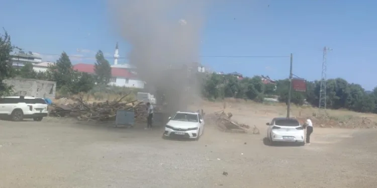 Bingöl’de aniden oluşan hortum paniğe neden oldu