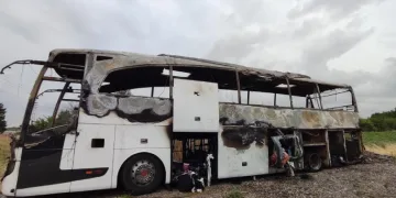 Ankara’da seyir halindeki yolcu otobüsü alev alev yandı