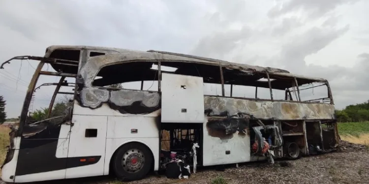 Ankara’da seyir halindeki yolcu otobüsü alev alev yandı