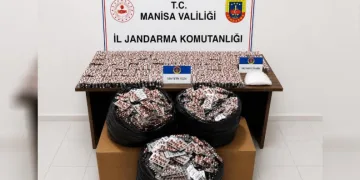 Otoyoldaki operasyonda bir araçta 59 bin adet hap ve 2 kiloya yakın uyuşturucu ele geçirildi