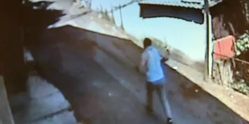 ‘Dur’ ihtarına uymayan sürücü, kadınları araçta bırakıp kaçtı