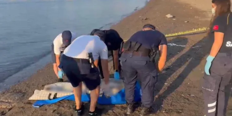 Marmaris’te denizde erkek cesedi bulundu