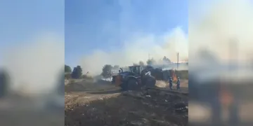 Seyir halindeki otomobil bir anda alev aldı