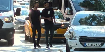 Elazığ’da otomobiller çarpıştı: 2 yaralı