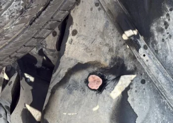 Yakıt deposundaki sızıntıyı sakızla durdurdular