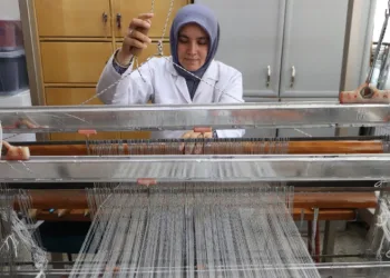 Türkmen gelinlerinin sessiz çığlığı bu kilimlerde yaşıyor