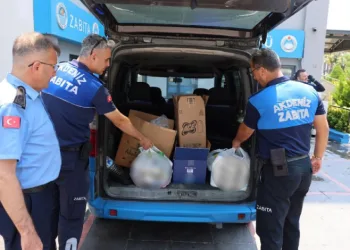 Mersin’de zincir markette 135 tarihi geçmiş ürün ele geçirildi