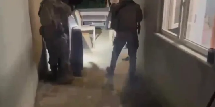 Kocaeli’de iş yerini benzin dökerek yakmaya çalıştılar: 5 gözaltı