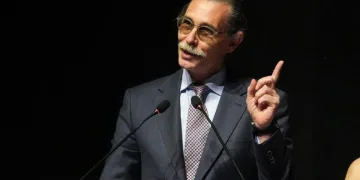 Beşikçioğlu CHP’de kaldı