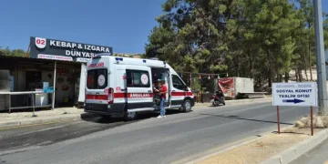 Devrilen motosikletteki 2 kişi yaralandı
