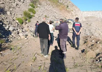 Otomobil şarampole yuvarlandı: Aynı aileden 3 kişi hayatını kaybetti