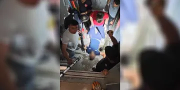 Elazığ’da asansör boşluğuna düşen genç kurtarıldı
