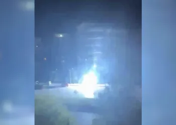 Patlayan elektrik hattı paniğe neden oldu