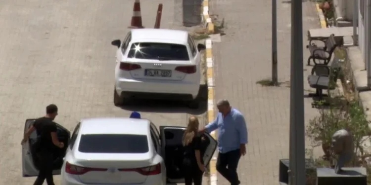 Gözaltına alınan yapımcı Mehmet Fatih Aksoy Adli Tıp Kurumu’nda kan ve saç örneği verdi