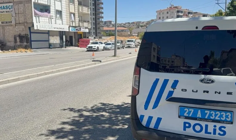 Boşanma aşamasındaki eşini silahla vurdu