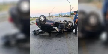Ters dönen otomobildeki sürücü, sıkıştığı yerden kurtarıldı