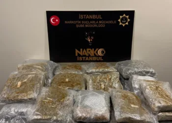 İstanbul’da 3 ilçede uyuşturucu operasyonu: 45 kilogram uyuşturcu ele geçirildi, 4 gözaltı