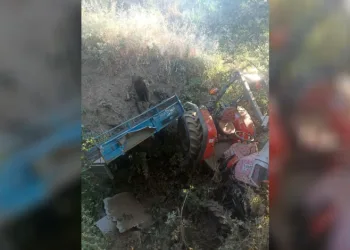 Traktörü durdurmak isterken hayatından oldu