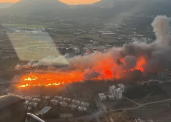 Mersin’de yangın, ekiplerin havadan ve karadan müdahalesiyle söndürüldü