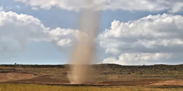 Ahlat’ta hortum kameraya yansıdı