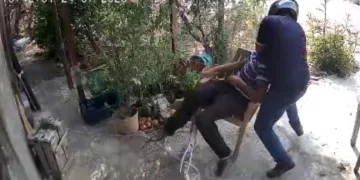 Yaşlı adamın boynunu kırmaya çalışıp, feci şekilde darbeden saldırgan tutuklandı