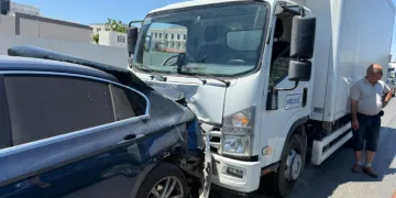 Antalya’da 3 araçlı zincirleme kaza: 2 yaralı
