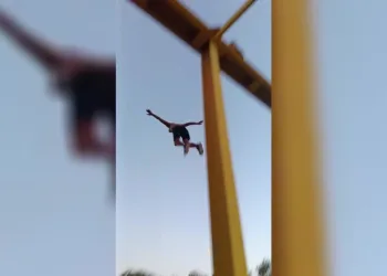 Manavgat’ta 20 metre yükseklikteki köprüden çocukların tehlikeli atlayışı