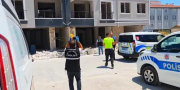 İnşaatta merdivenlerden düşen işçi hayatını kaybetti