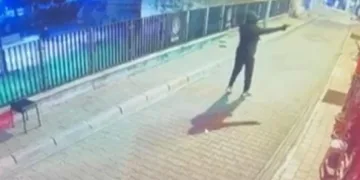 Fatih’te kamufle olup iş yerine kurşun yağdırdı