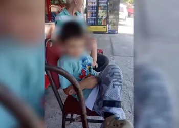 Çocuğu sigara ve alkole özendirdiği iddia edilen şahıs gözaltında