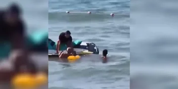 Silivri’de denizde boğulma tehlikesi geçiren vatandaş kurtarıldı
