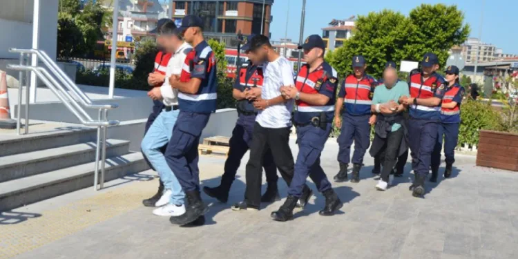 Sosyal medya dolandırıcılığına jandarma operasyonu: 4 gözaltı