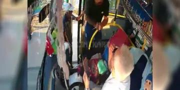 Penseyi silah gibi gösterip şoförü tehdit eden yolcu yakalandı