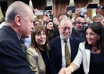 DEM Parti heyeti Erdoğan’la görüşmek için Külliye’de!