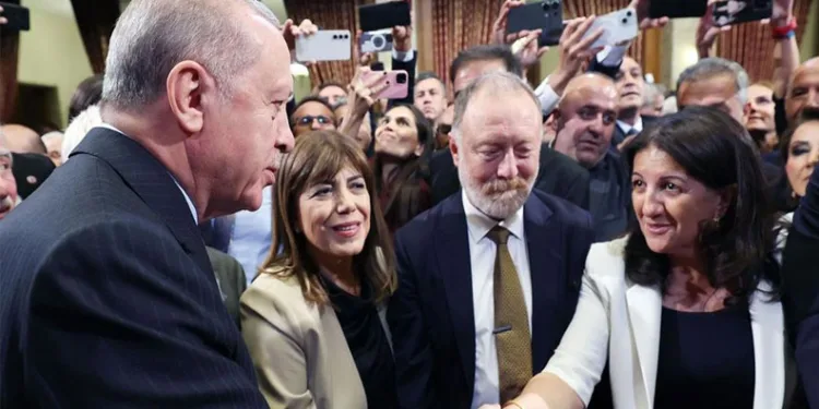 DEM Parti heyeti Erdoğan’la görüşmek için Külliye’de!