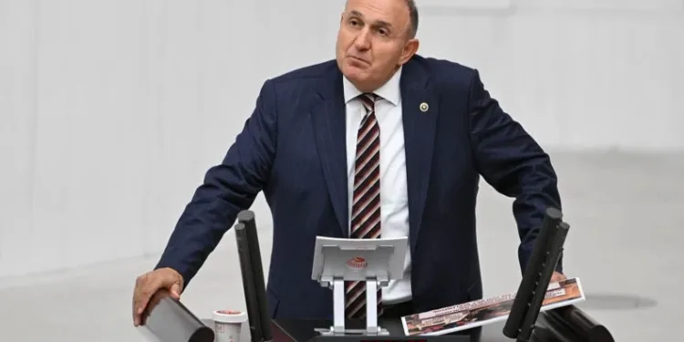 İYİ Parti’de istifa depremi! Aydın Milletvekili Ömer Karakaş da partisinden ayrıldı