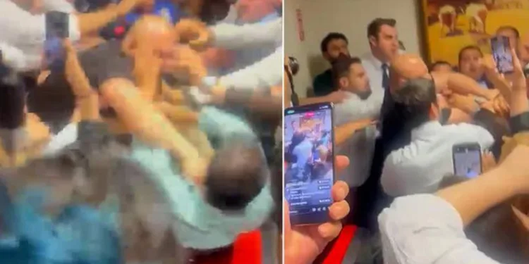Menderes Belediye Başkanvekili seçiminde yumruklu kavga!
