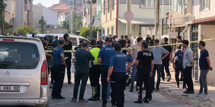 Bursa’da husumetli iki grup arasında kavga: 2 yaralı