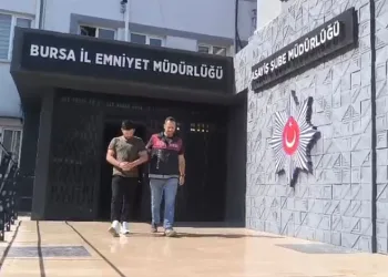 Turna avına çıkan balıkçıların oltasına 127 santimlik dev yayın takıldı