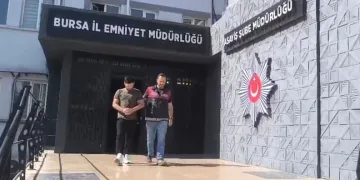 Turna avına çıkan balıkçıların oltasına 127 santimlik dev yayın takıldı