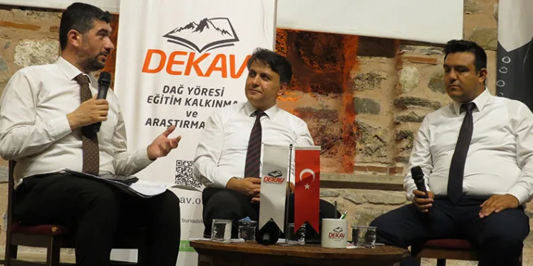 DEKAV’ın “Gençlerle Baş Başa” programının 3. buluşması yoğun katılımla gerçekleşti