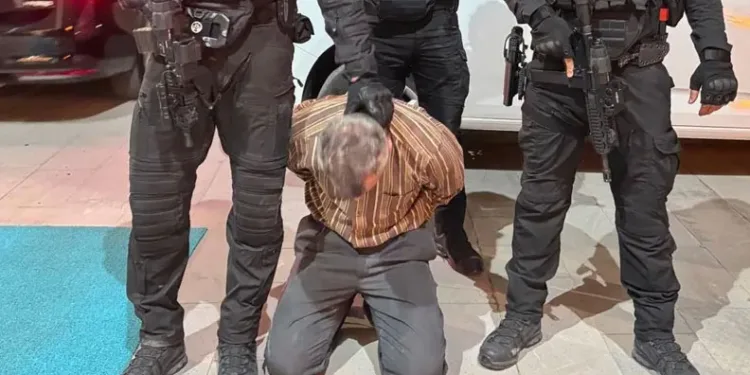 Tutuklanan Cem Küçük hakimlikte aylık gelirini açıkladı