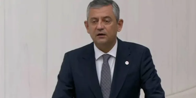 Özgür Özel kürsüde! Yeni Parti “çerçeve yasa” için kararını verdi