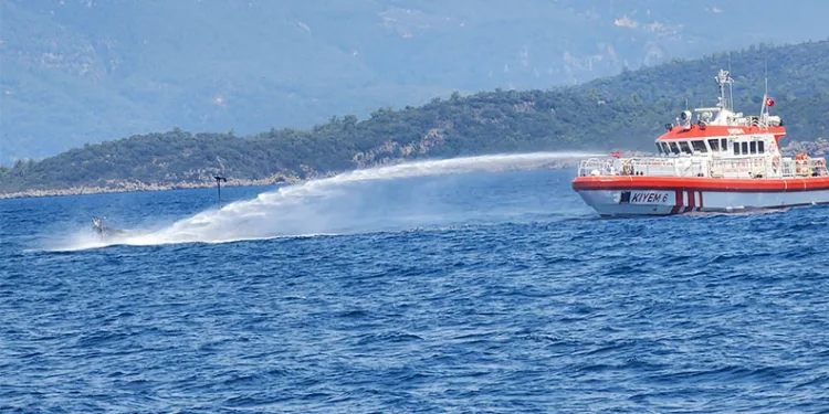 Çekiciye çarpan kamyon hurdaya döndü: 2 yaralı