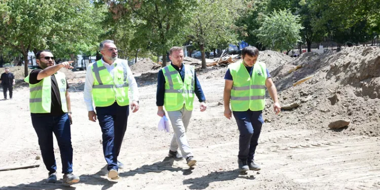 Başkan Erol, Aile Parkı’ndaki çalışmaları yerinde inceledi